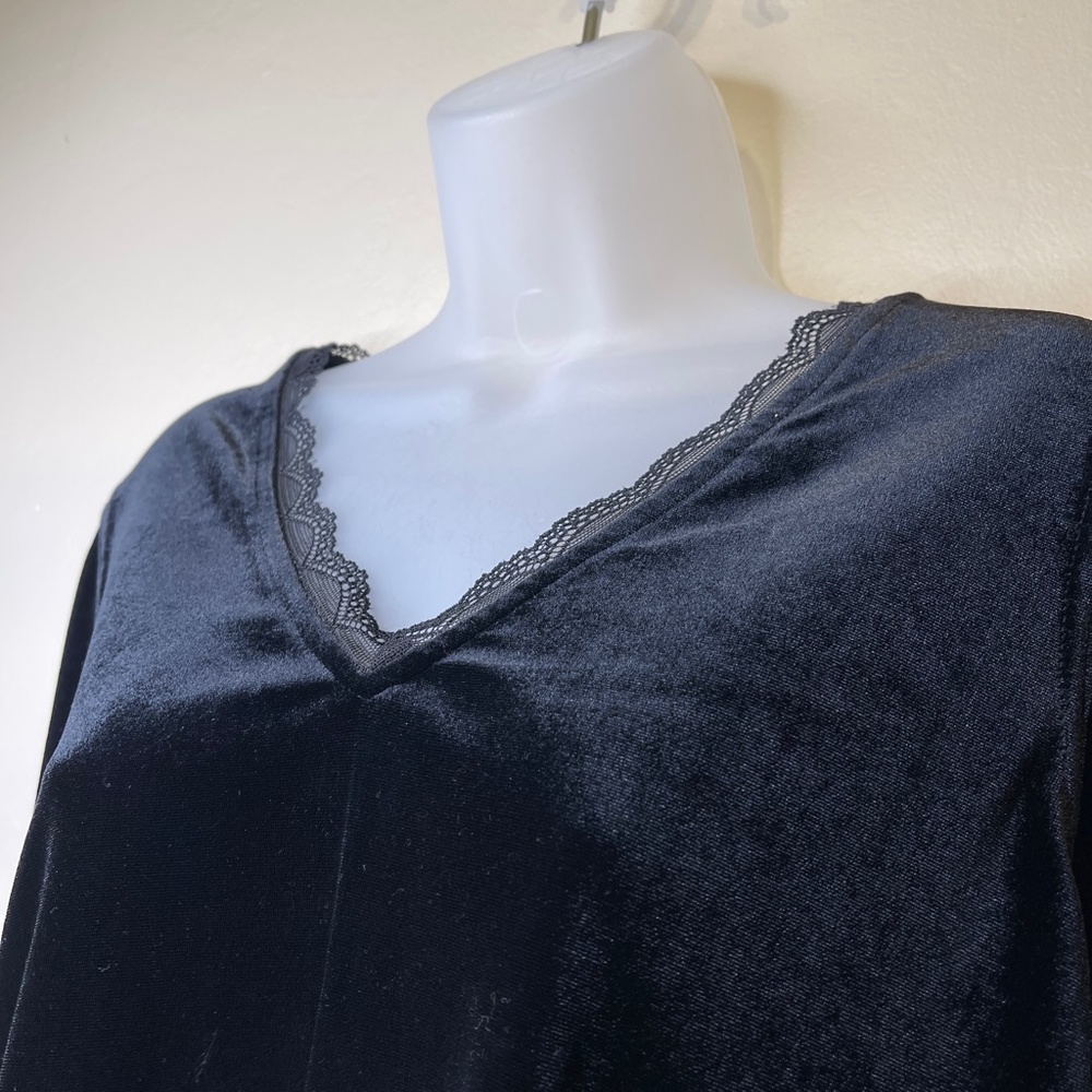 Allison NY | Velvet Lace Long Sleeve V-Neck Peplum Dark Academia Blouse - Picture 7 of 14